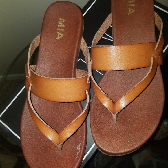 MIA leather sandals size 7.5 - Picture 2 of 2